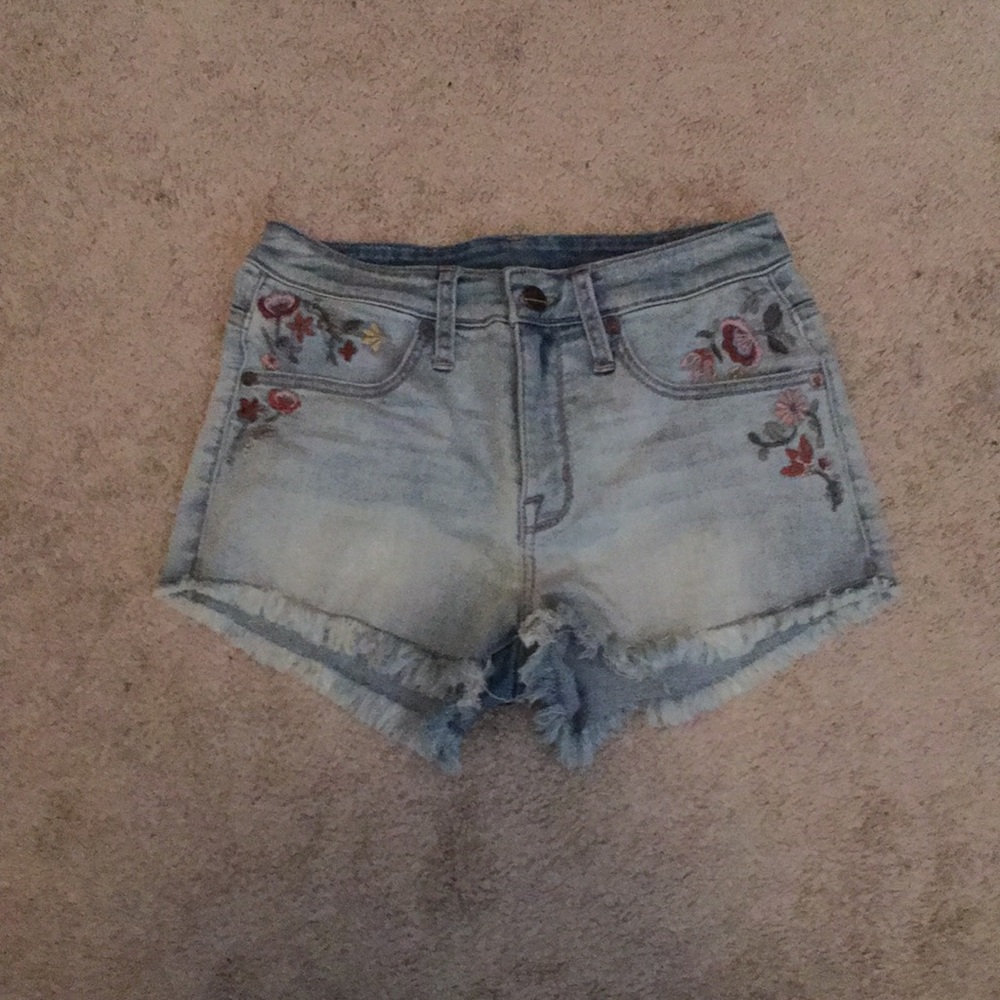 Flower detail shorts